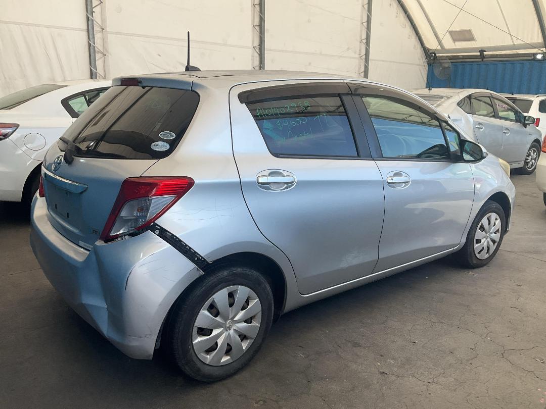 Photo '10' of Toyota Vitz