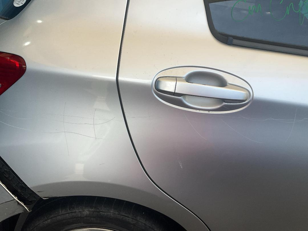 Photo '12' of Toyota Vitz