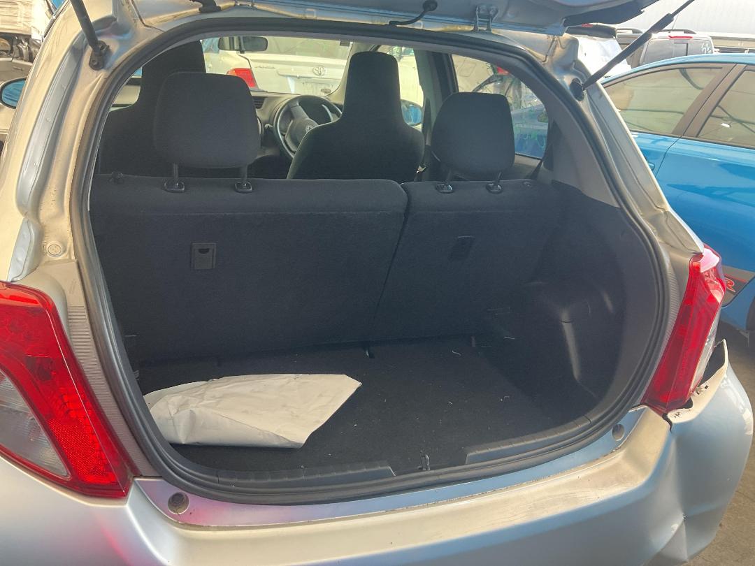 Photo '16' of Toyota Vitz