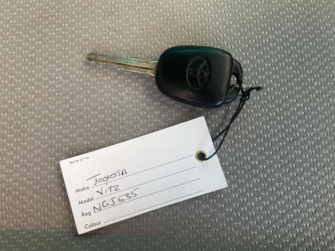 Photo '21' of Toyota Vitz