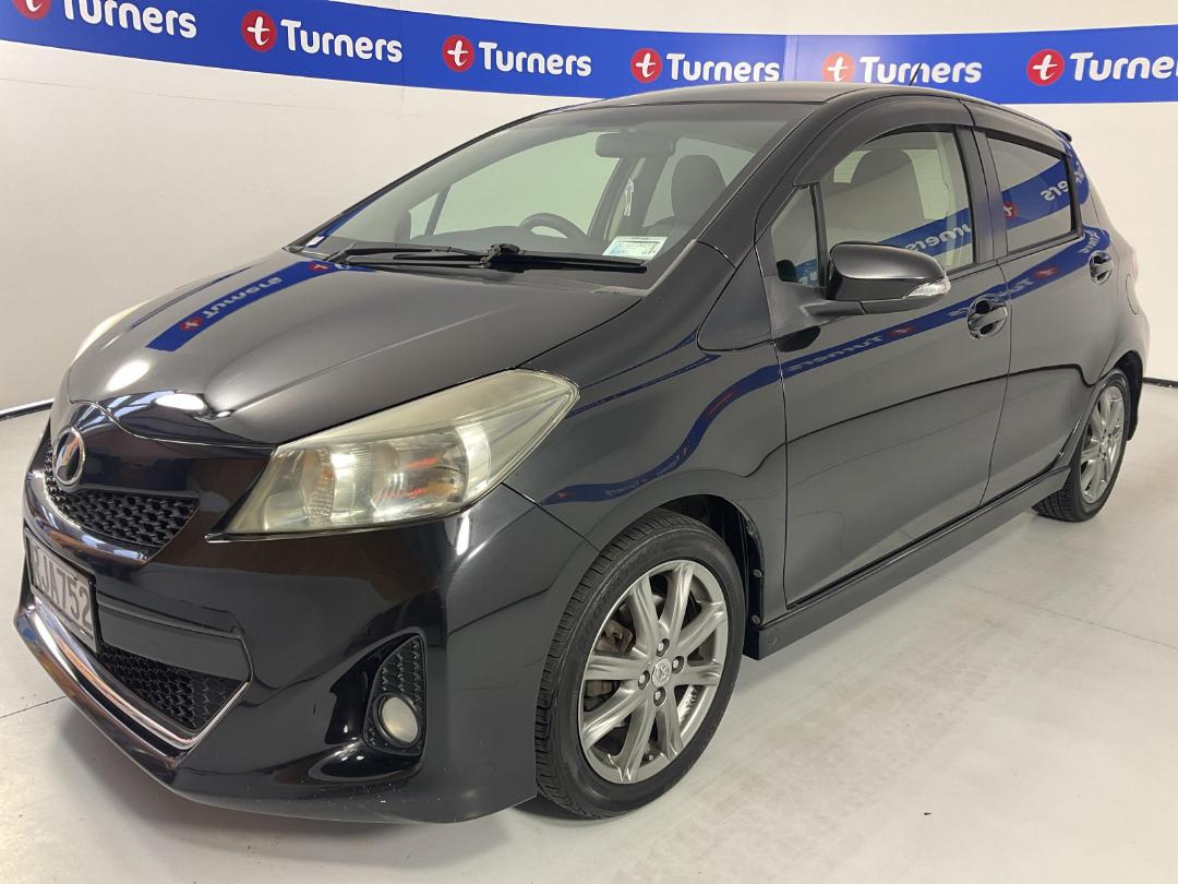 Photo '4' of Toyota Vitz