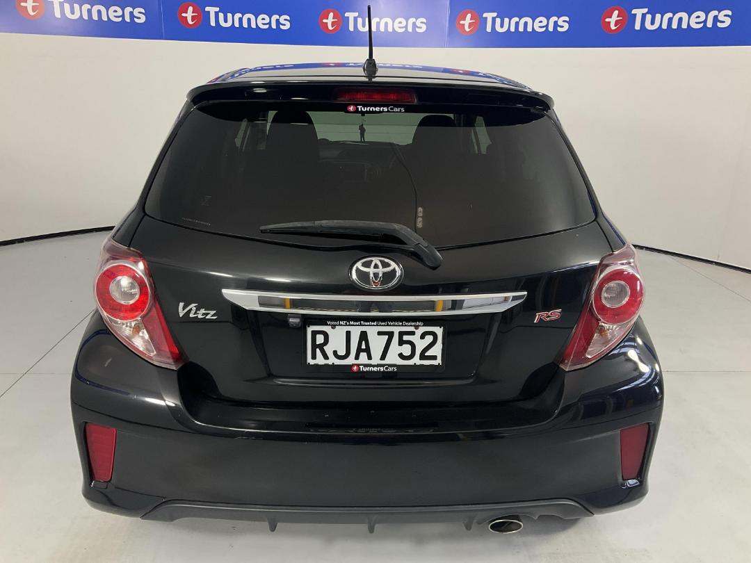 Photo '6' of Toyota Vitz