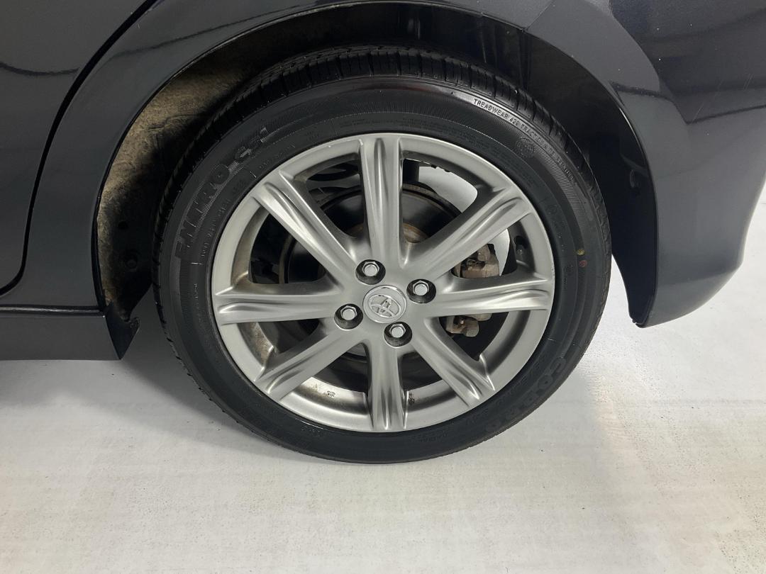 Photo '11' of Toyota Vitz