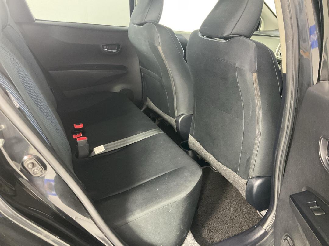 Photo '20' of Toyota Vitz