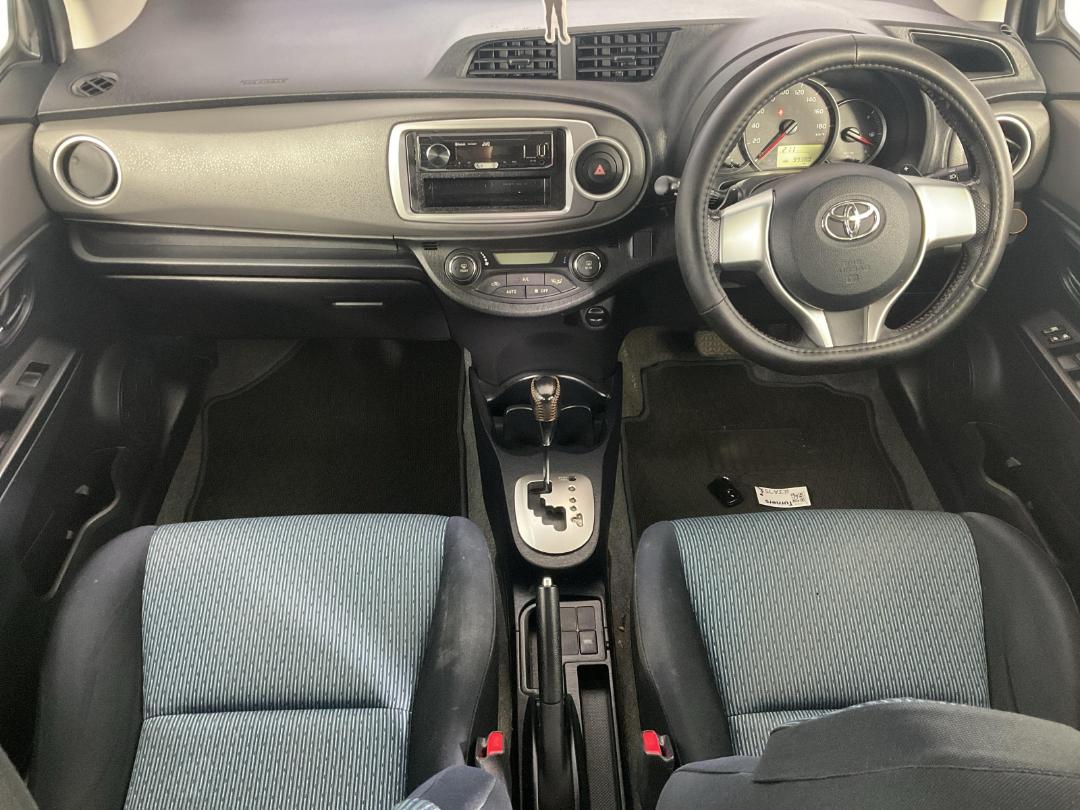 Photo '18' of Toyota Vitz