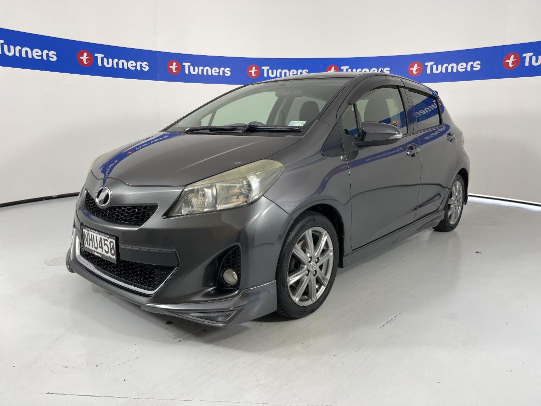 Photo '4' of Toyota Vitz Photo '4' of Toyota Vitz