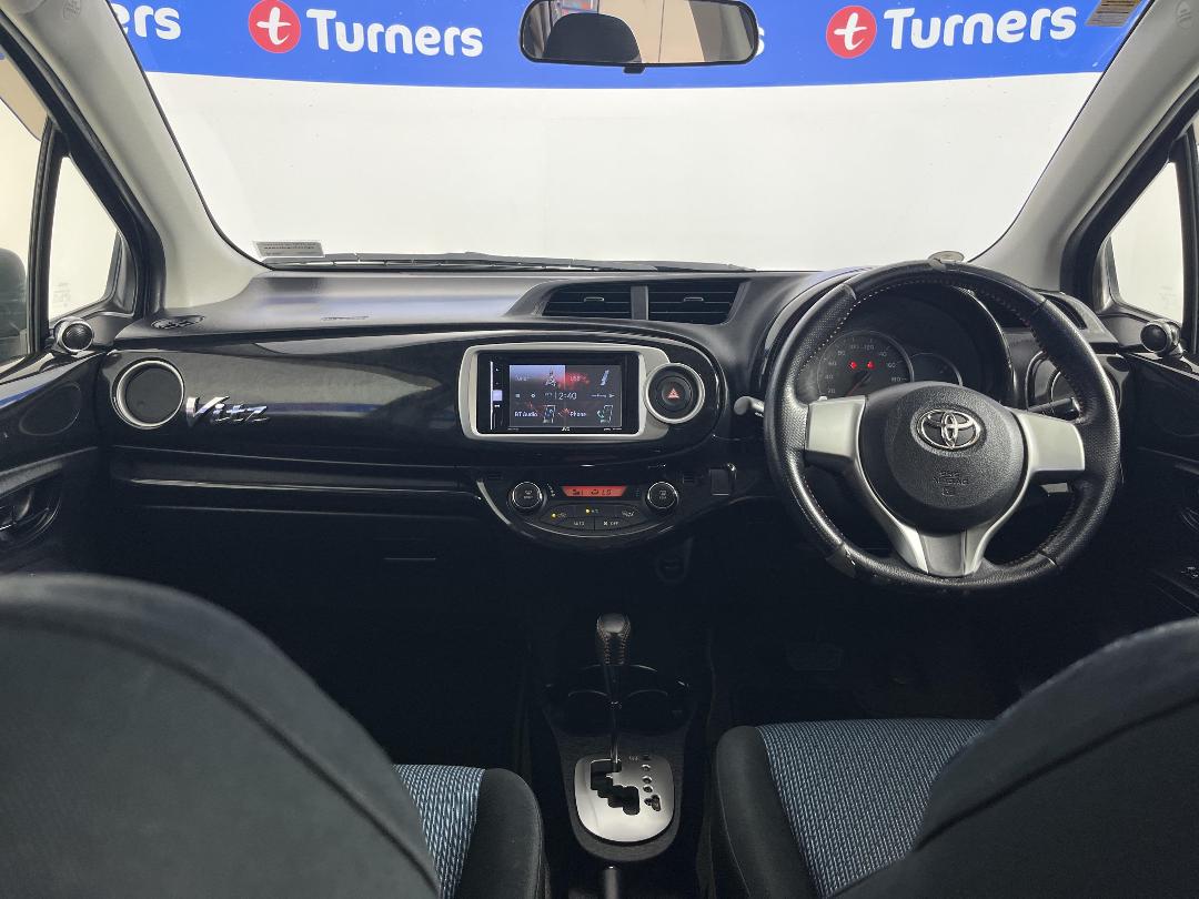 Photo '17' of Toyota Vitz Photo '17' of Toyota Vitz