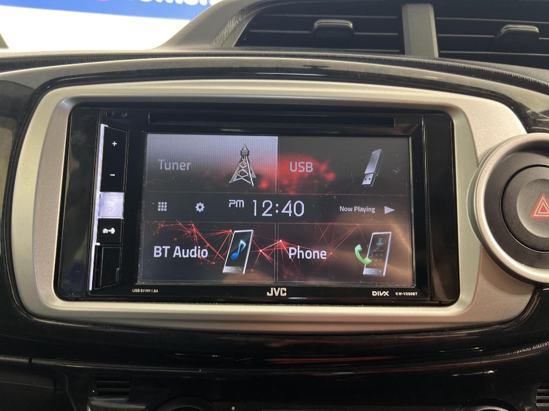 Photo '23' of Toyota Vitz Photo '23' of Toyota Vitz