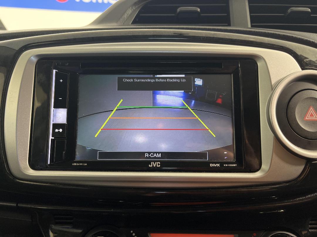 Photo '24' of Toyota Vitz Photo '24' of Toyota Vitz