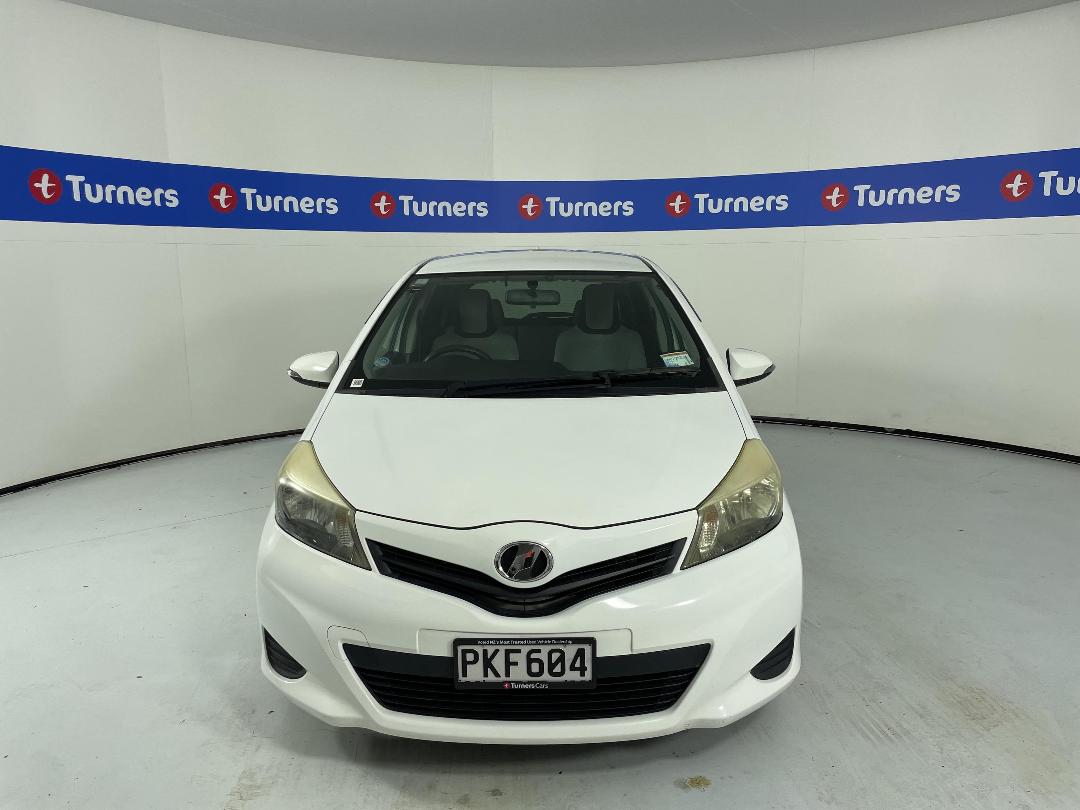 Photo '2' of Toyota Vitz Photo '2' of Toyota Vitz