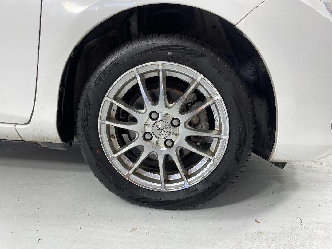 Photo '9' of Toyota Vitz Photo '9' of Toyota Vitz