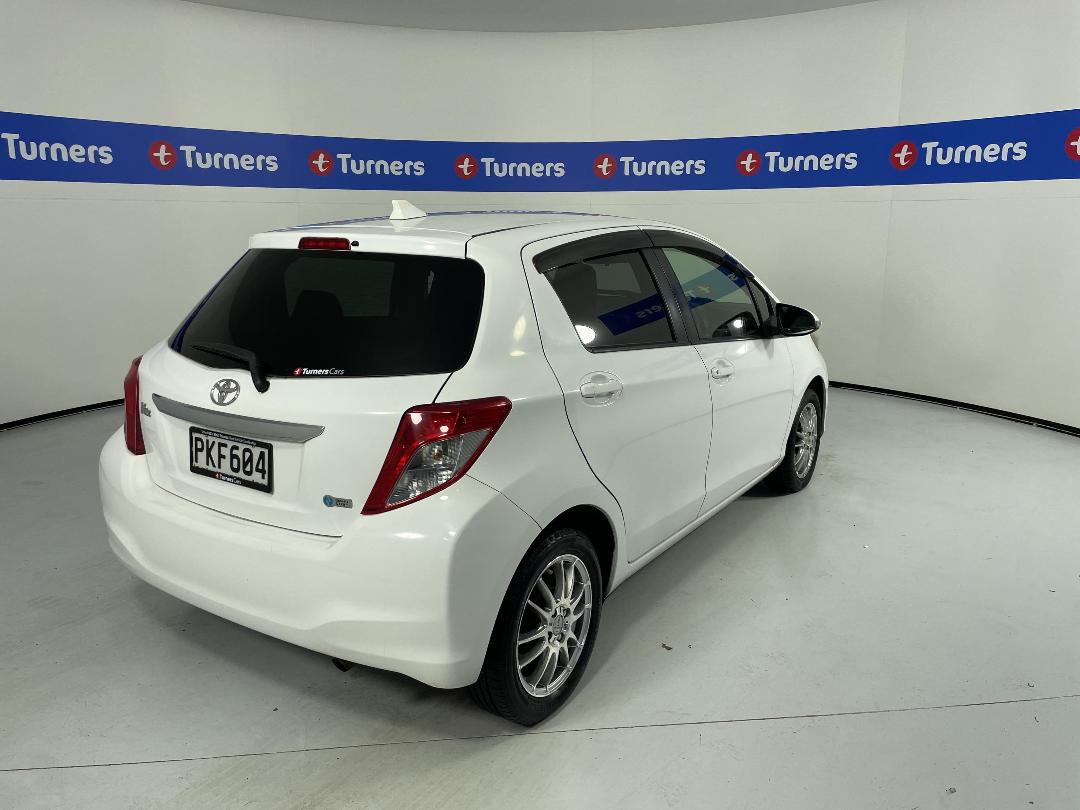 Photo '7' of Toyota Vitz Photo '7' of Toyota Vitz