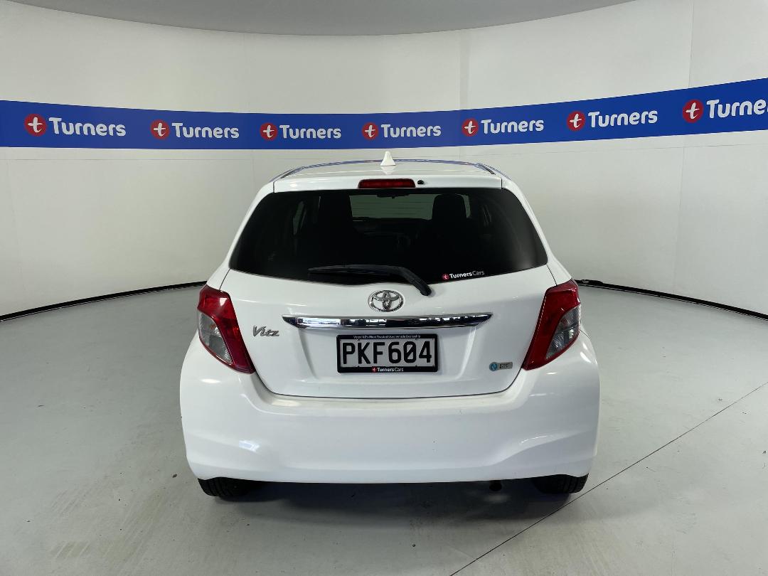 Photo '6' of Toyota Vitz Photo '6' of Toyota Vitz