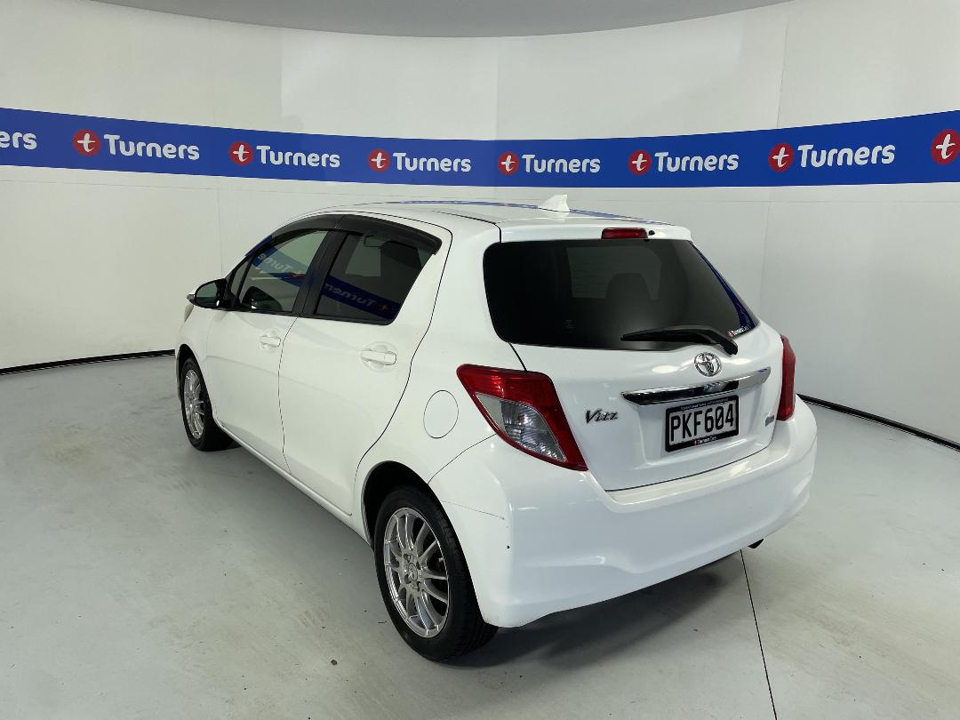 Photo '5' of Toyota Vitz Photo '5' of Toyota Vitz