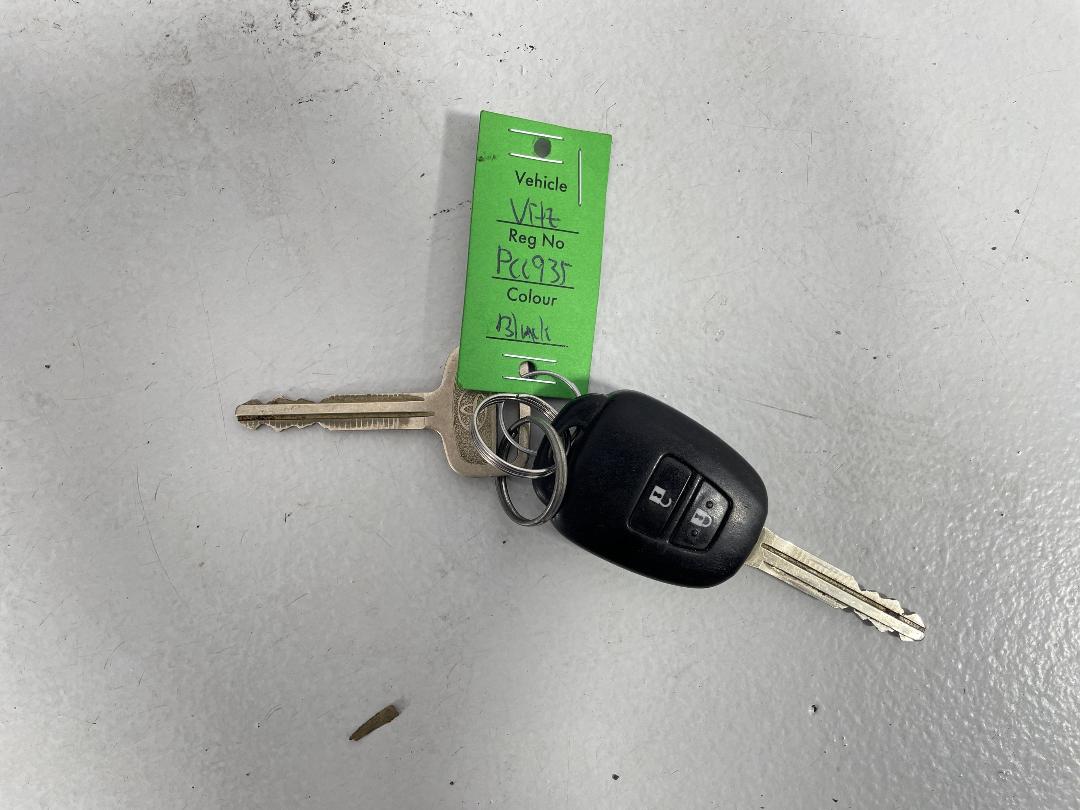 Photo '22' of Toyota Vitz Photo '22' of Toyota Vitz