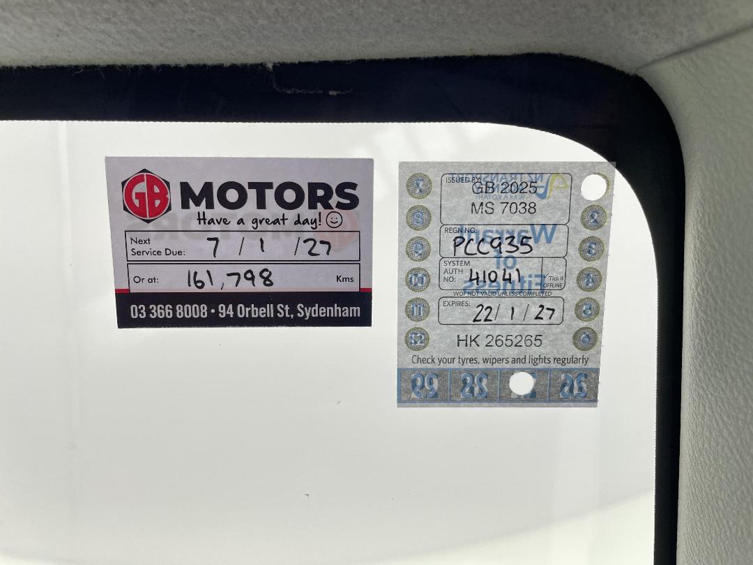 Photo '25' of Toyota Vitz Photo '25' of Toyota Vitz