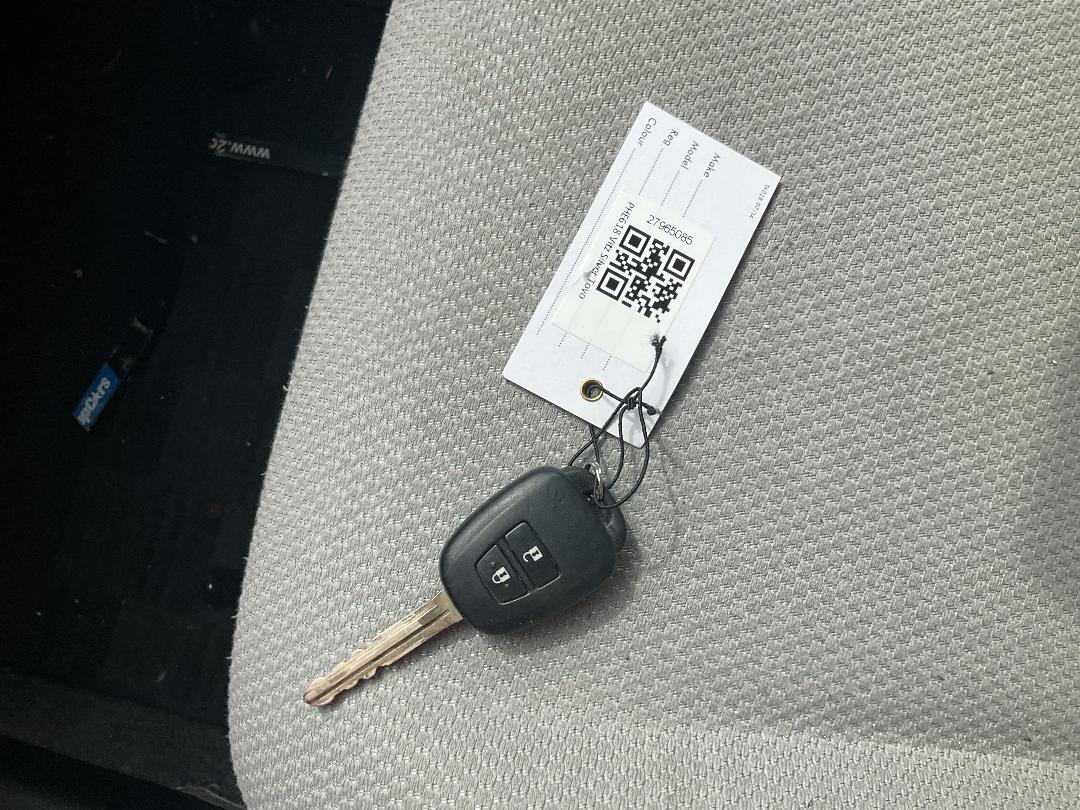 Photo '27' of Toyota Vitz