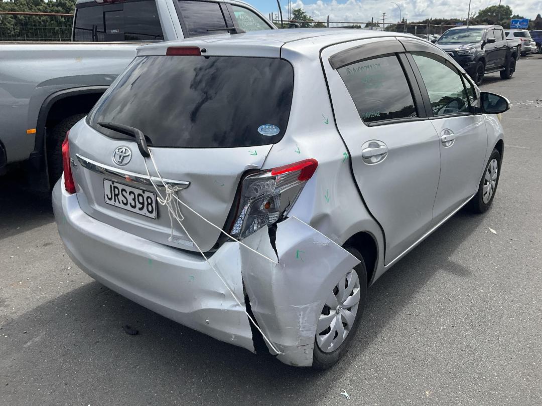 Photo '4' of Toyota Vitz