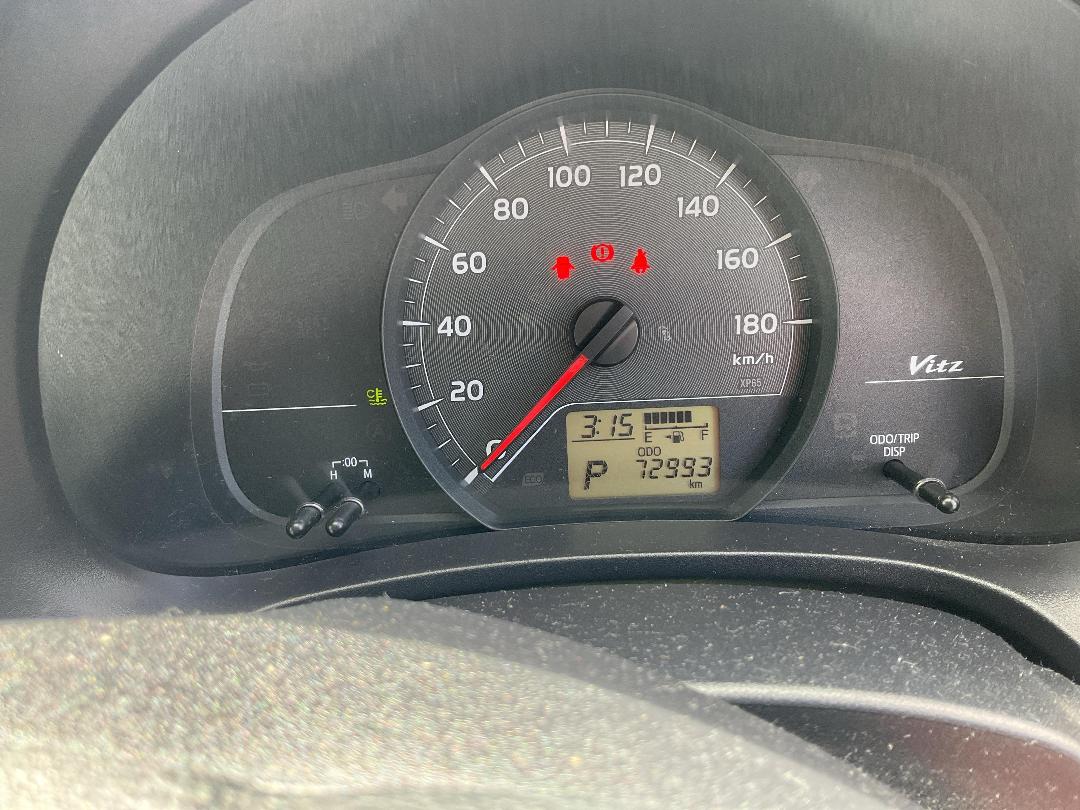 Photo '10' of Toyota Vitz