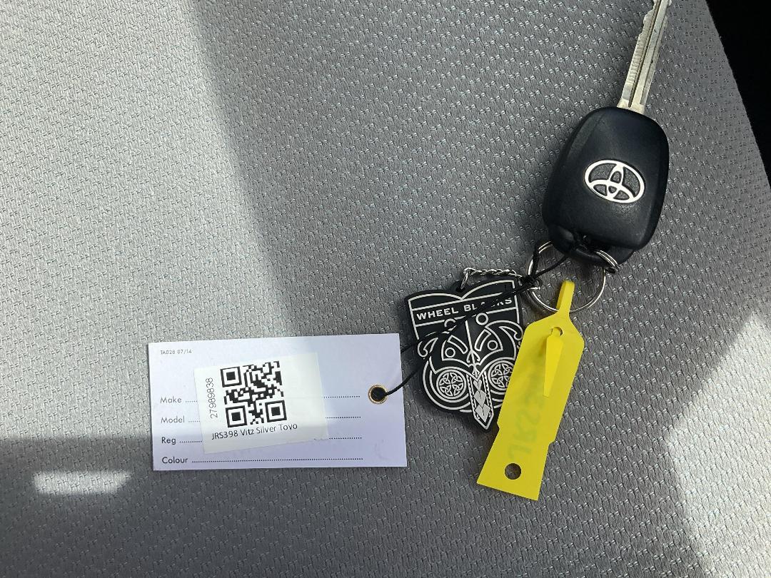 Photo '15' of Toyota Vitz