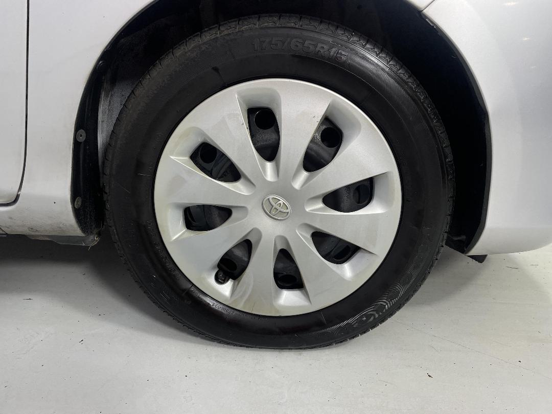 Photo '9' of Toyota Vitz