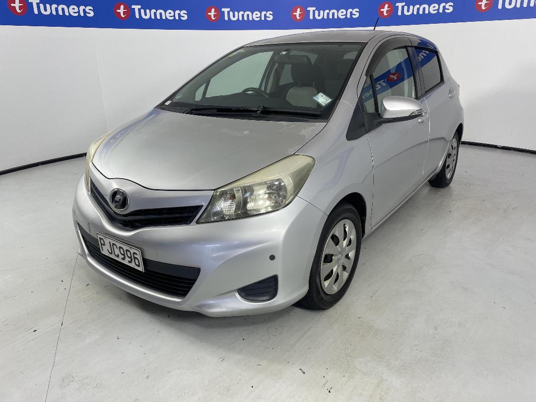 Photo '4' of Toyota Vitz