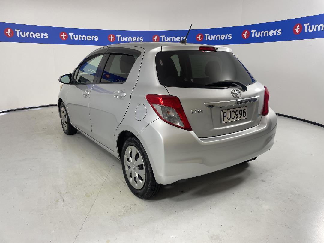 Photo '5' of Toyota Vitz