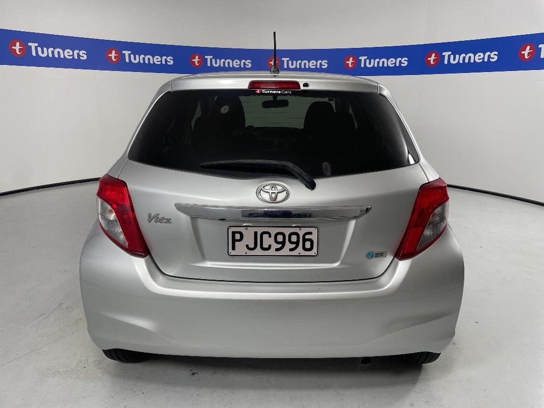 Photo '6' of Toyota Vitz