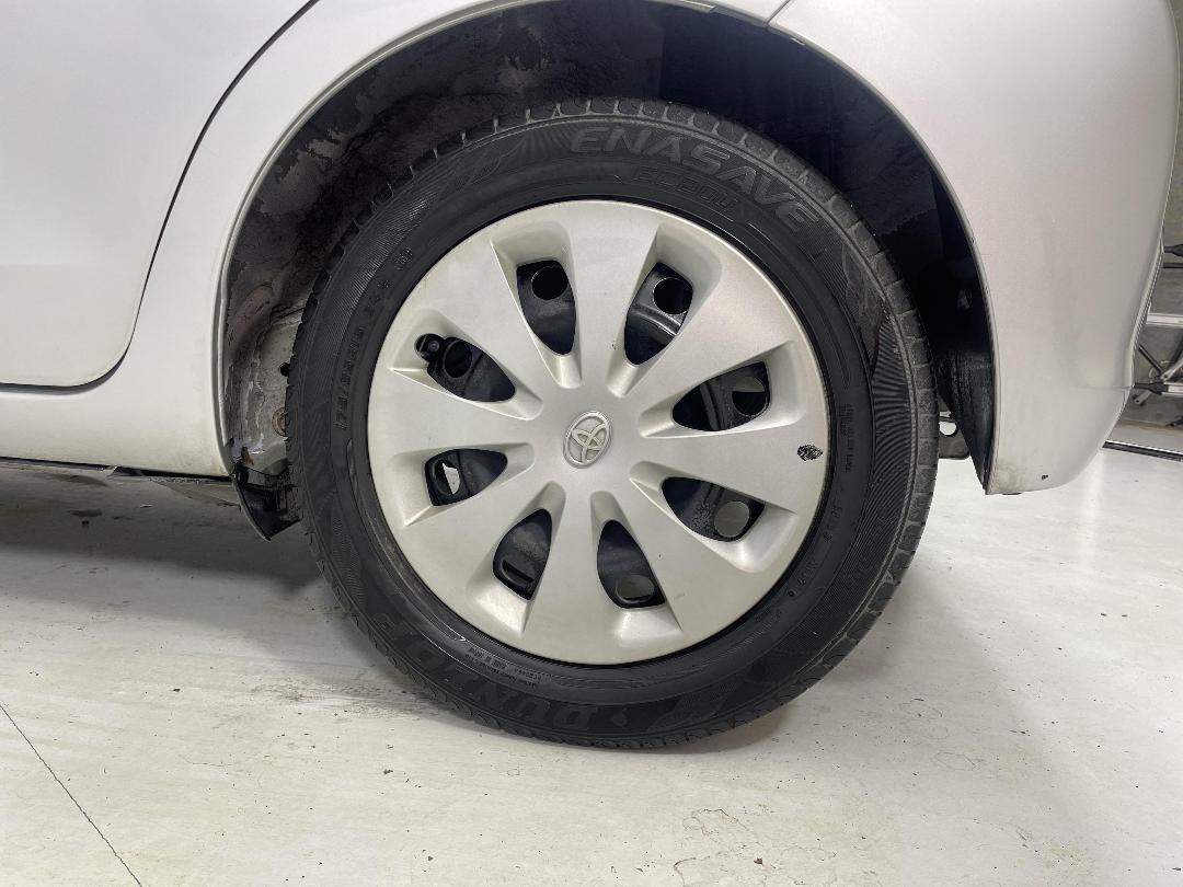 Photo '11' of Toyota Vitz