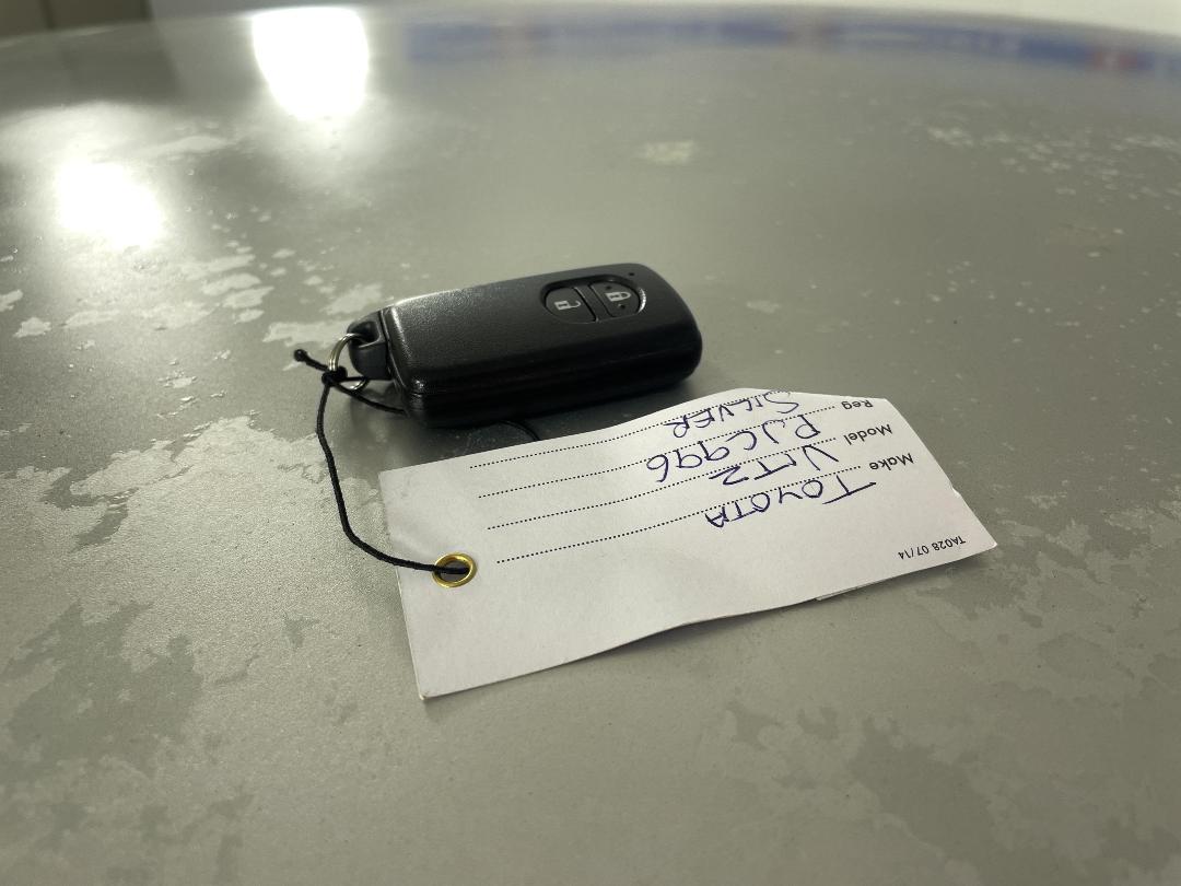 Photo '22' of Toyota Vitz