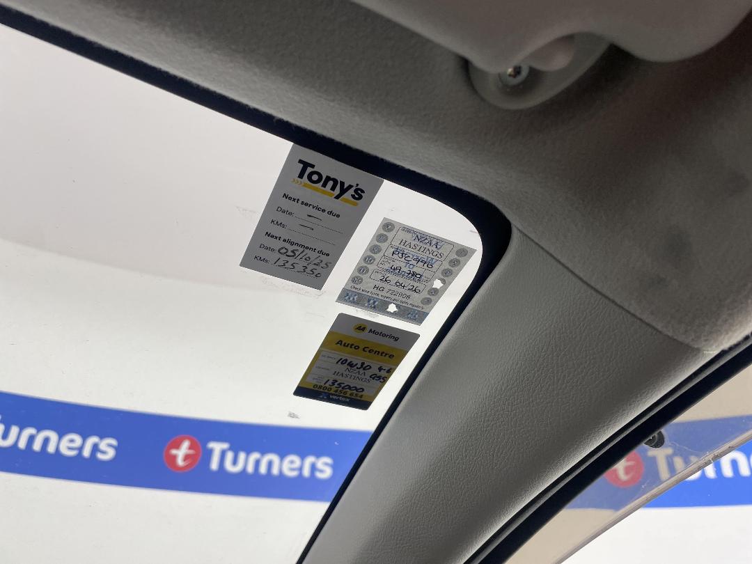 Photo '23' of Toyota Vitz