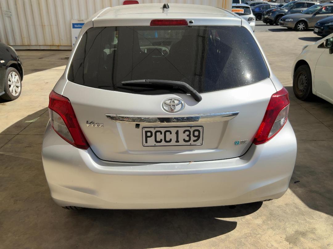 Photo '4' of Toyota Vitz