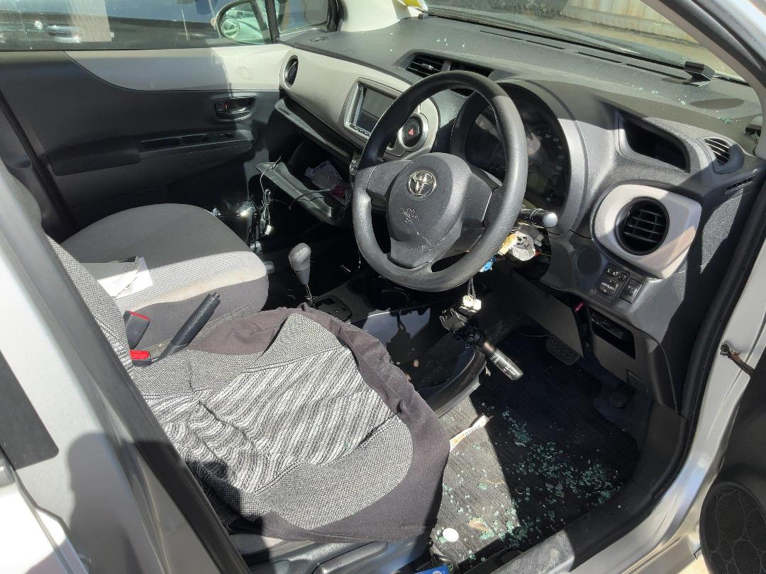 Photo '5' of Toyota Vitz