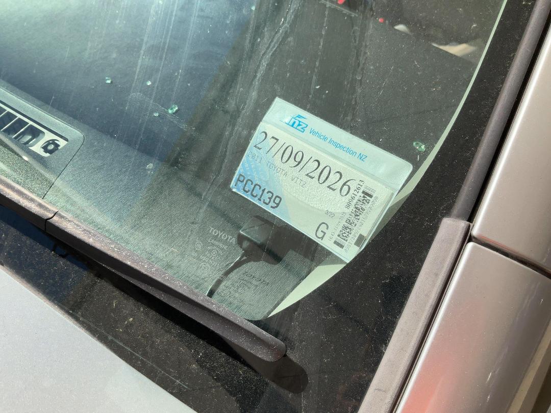 Photo '7' of Toyota Vitz