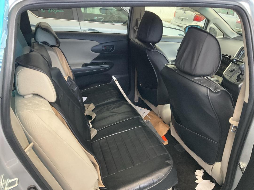 Photo '21' of Toyota Wish Photo '21' of Toyota Wish