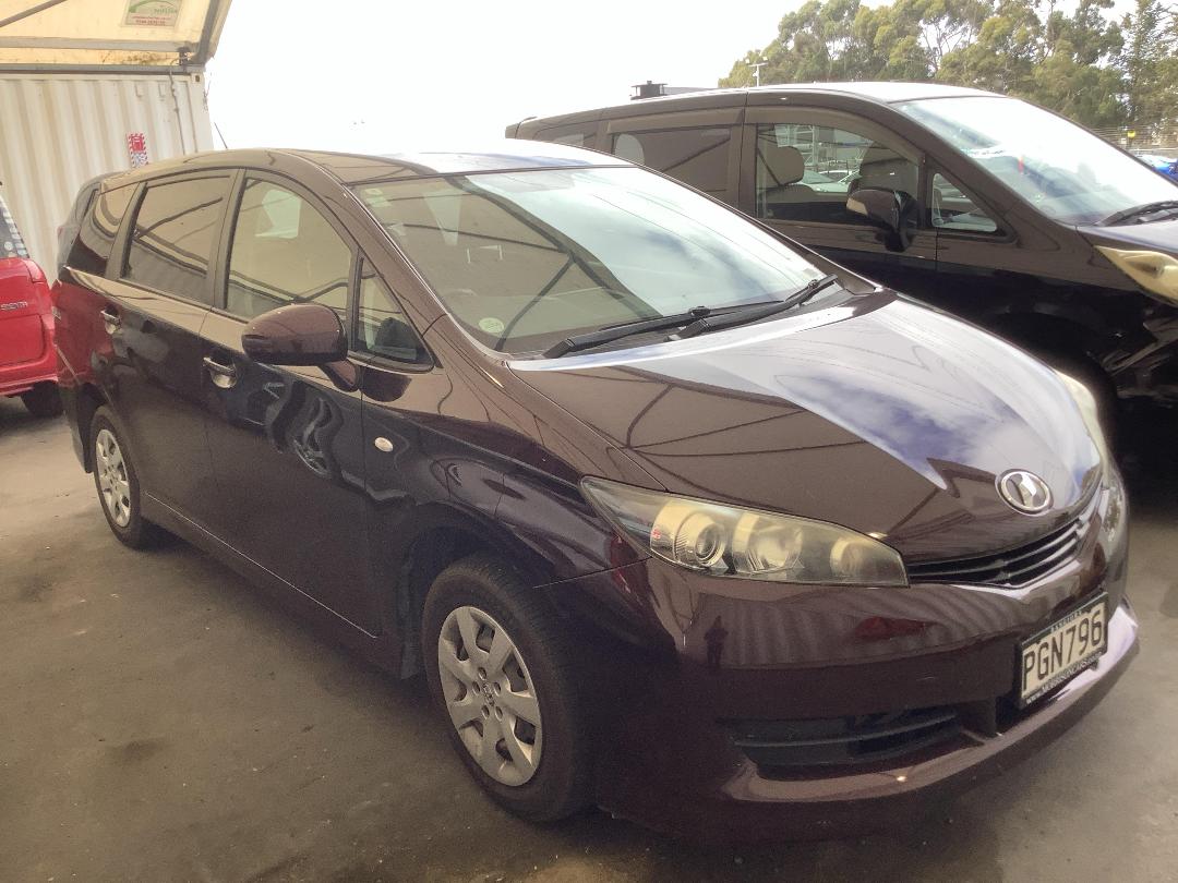 Photo '2' of Toyota Wish Photo '2' of Toyota Wish