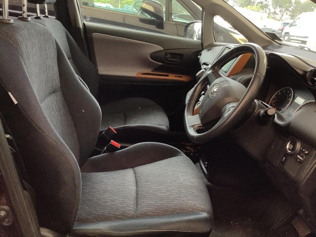 Photo '8' of Toyota Wish Photo '8' of Toyota Wish