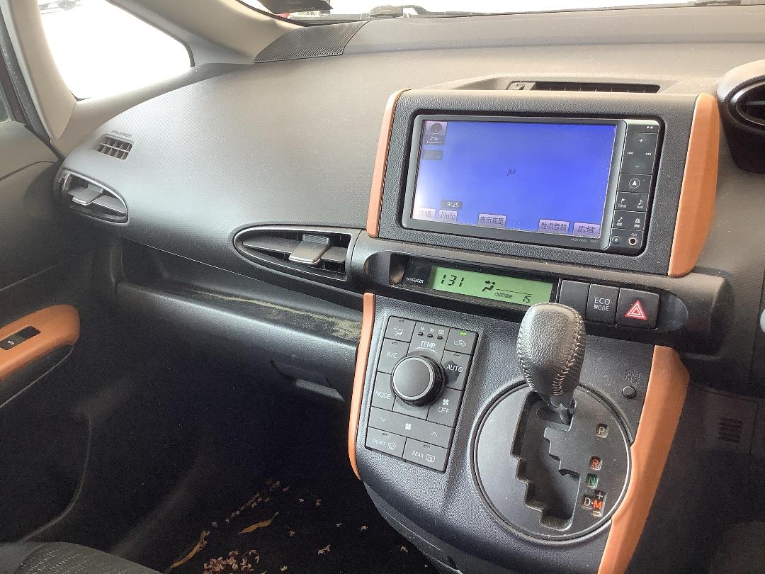 Photo '15' of Toyota Wish Photo '15' of Toyota Wish