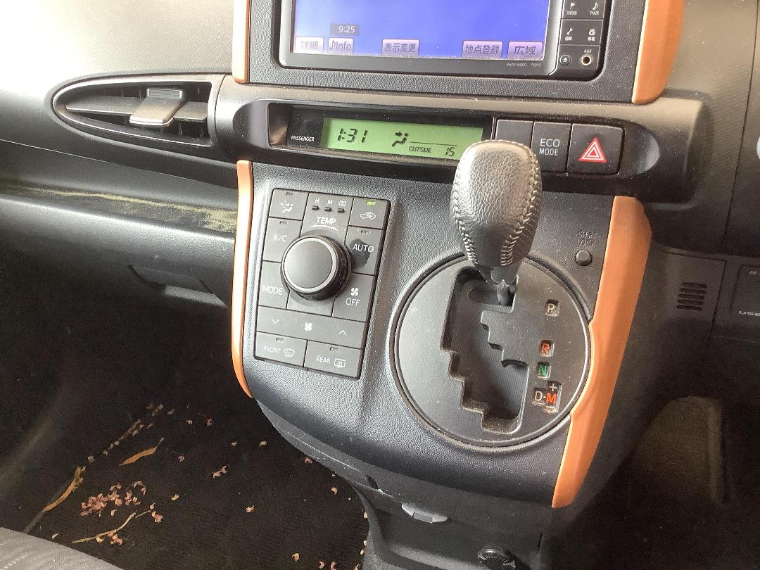 Photo '14' of Toyota Wish Photo '14' of Toyota Wish