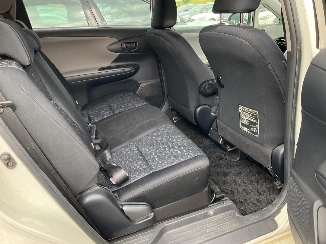 Photo '14' of Toyota Wish