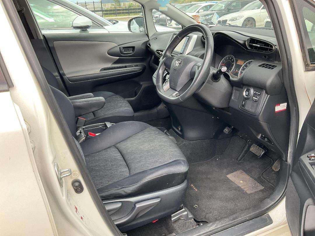 Photo '13' of Toyota Wish