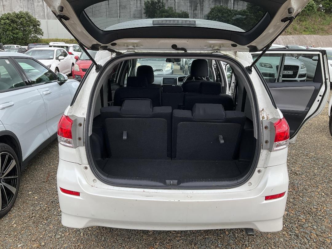 Photo '16' of Toyota Wish