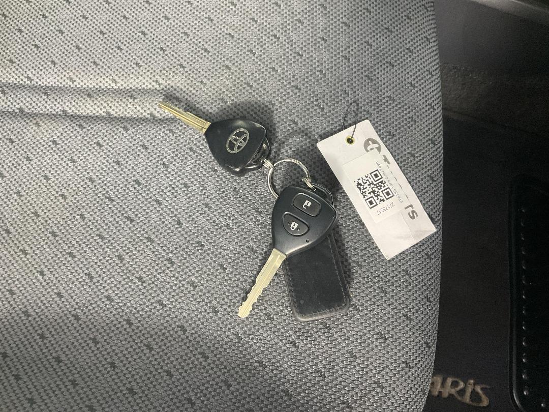 Photo '22' of Toyota Yaris Photo '22' of Toyota Yaris