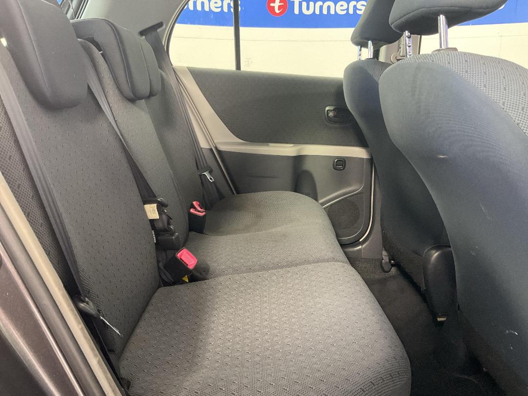 Photo '20' of Toyota Yaris Photo '20' of Toyota Yaris