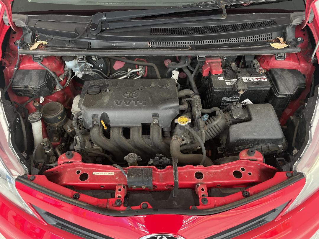 Photo '13' of Toyota Yaris