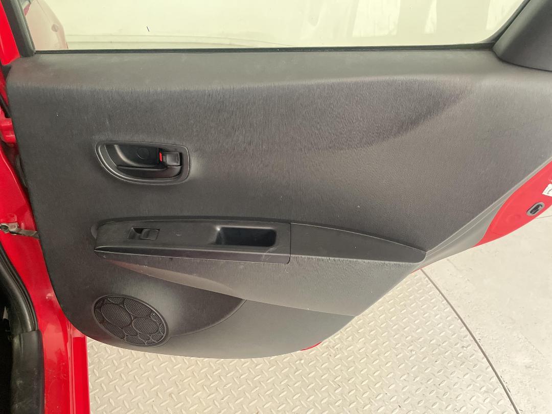 Photo '19' of Toyota Yaris