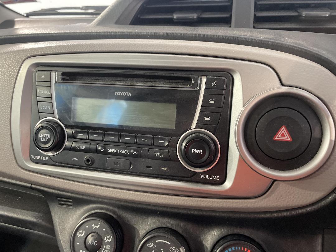 Photo '27' of Toyota Yaris