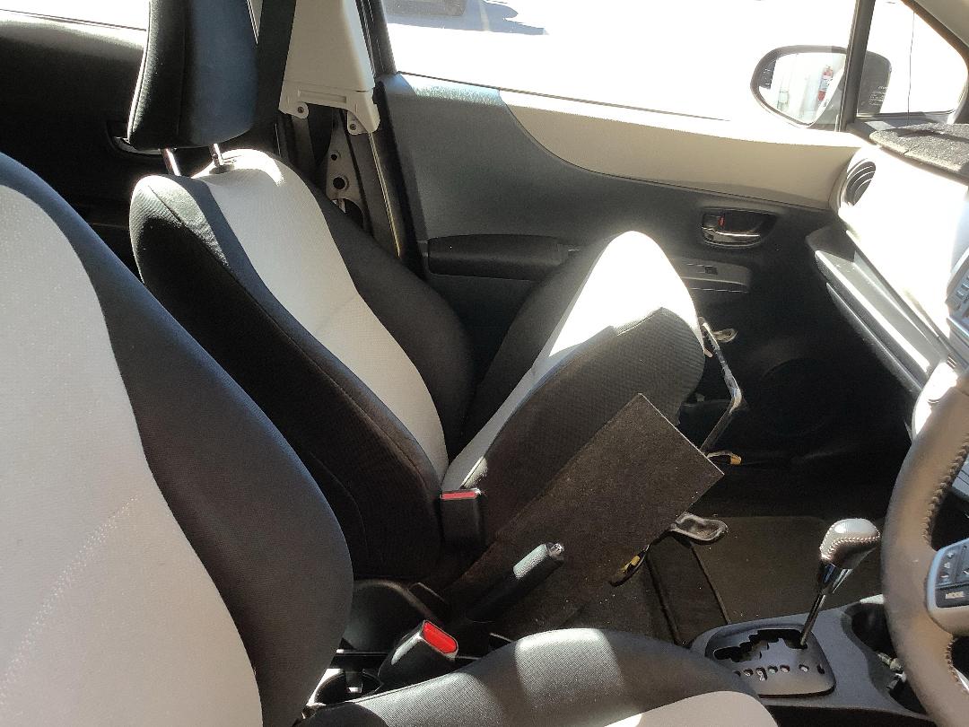 Photo '11' of Toyota Yaris YRX Photo '11' of Toyota Yaris YRX