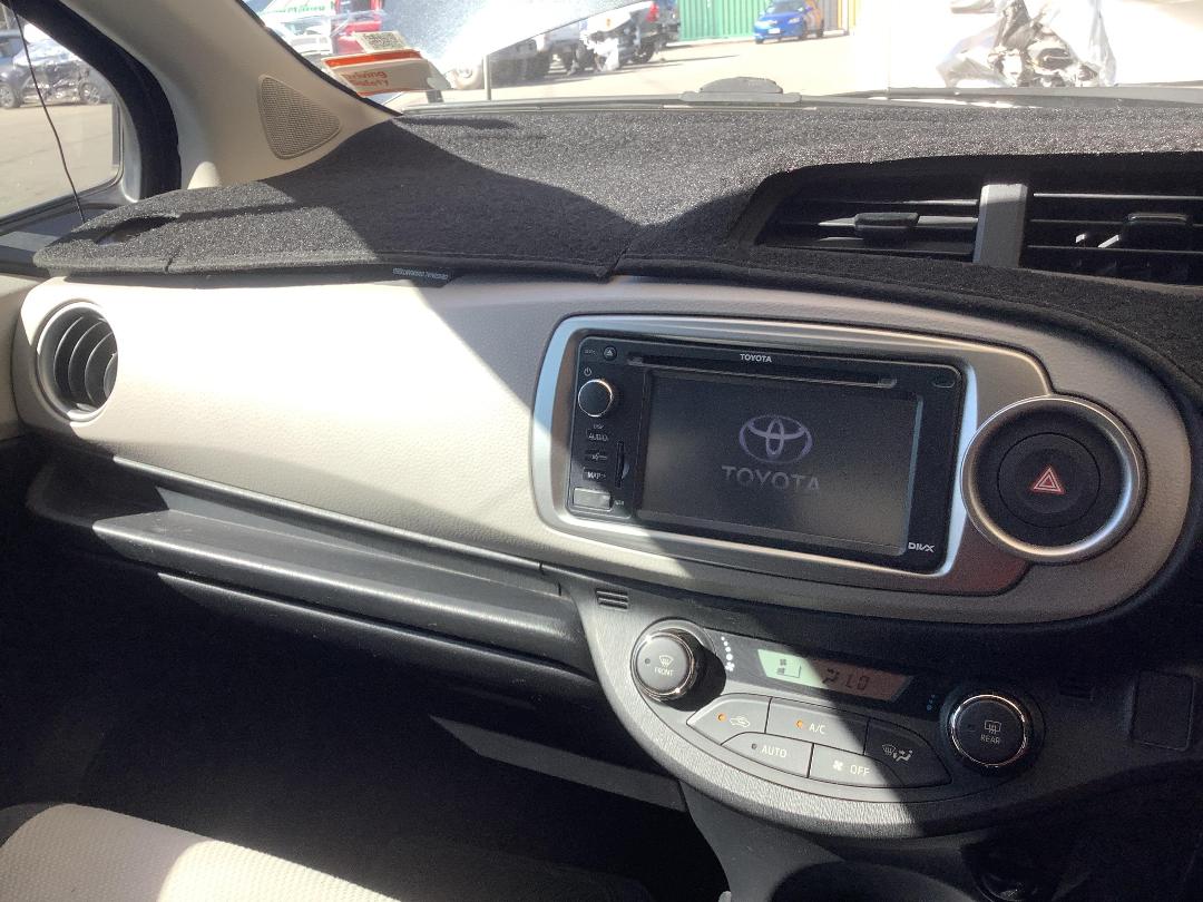 Photo '18' of Toyota Yaris YRX Photo '18' of Toyota Yaris YRX