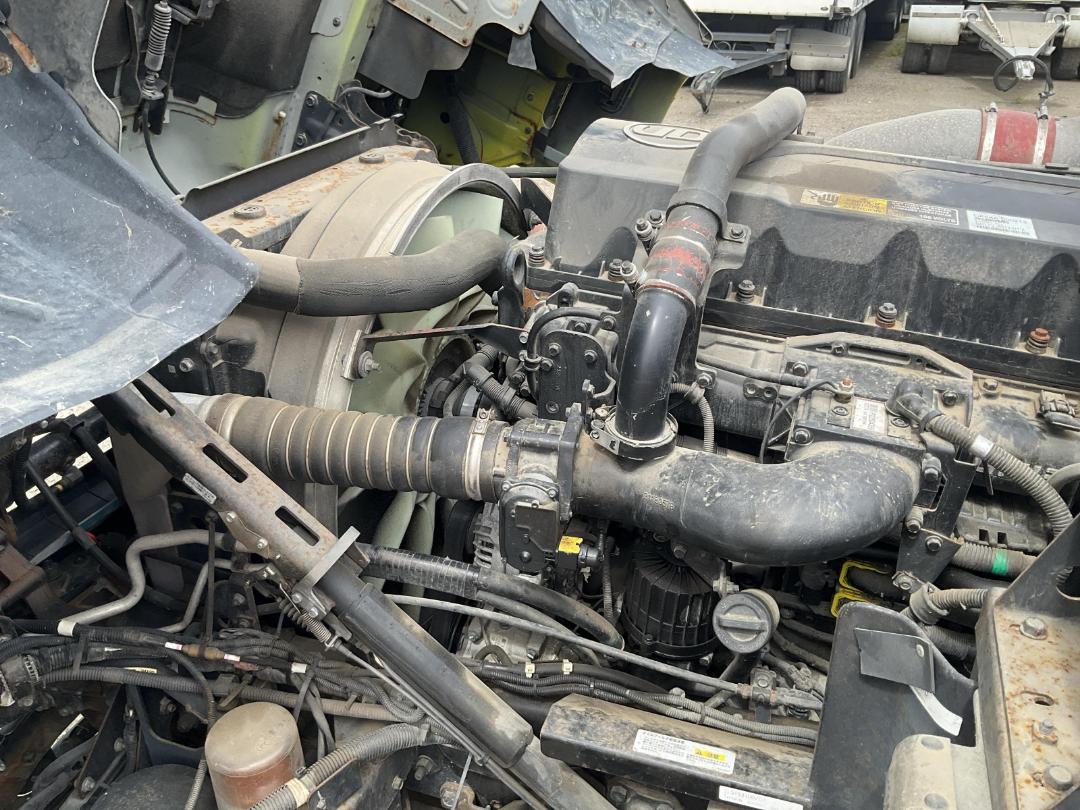 Photo '15' of UD Trucks QUON Tractor Unit